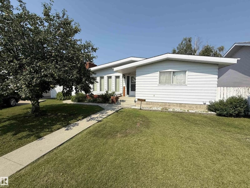 10808 109 Street, Westlock, Alberta, T7P1C4, Westlock, Alberta — photo 1 of 5