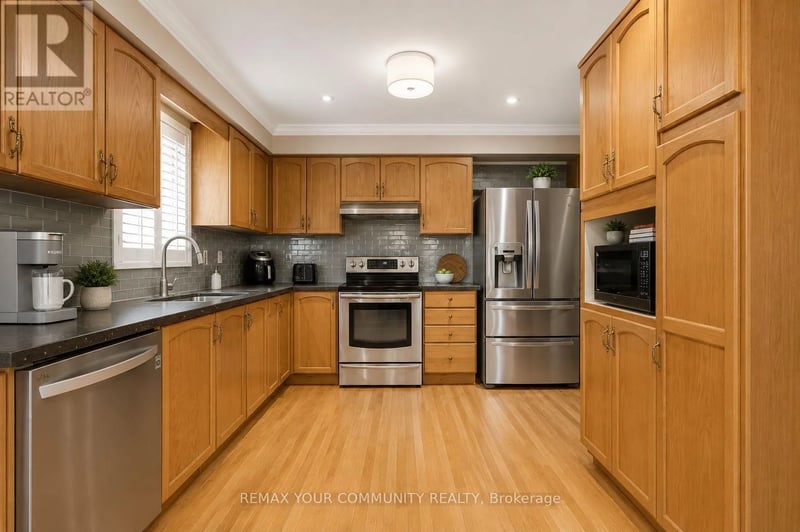 81 Garden Street, Whitby (Downtown Whitby), Ontario, L1N9E7, Whitby (Downtown Whitby), Ontario — photo 1 of 5