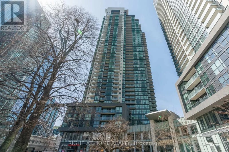 #LPH208 5162 Yonge Street, Toronto (Willowdale West), Ontario, M2N0E9, Toronto (Willowdale West), Ontario — photo 1 of 5