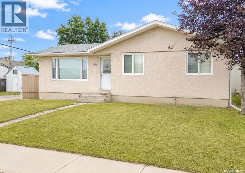 204 Brownlee STREET, Herbert, Saskatchewan, S0H2A0, Herbert, Saskatchewan — photo 1 of 5