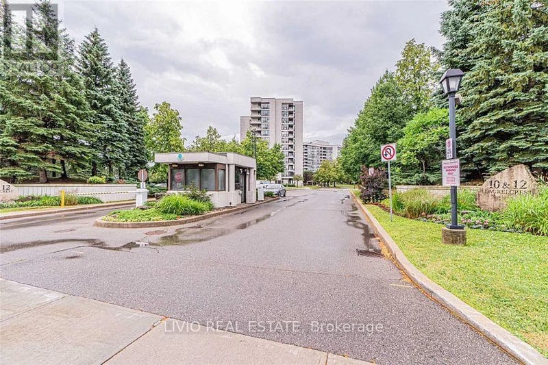 #310 10 Laurelcrest Street, Brampton (Queen Street Corridor), Ontario, L6S5Y3, Brampton (Queen Street Corridor), Ontario — photo 1 of 5