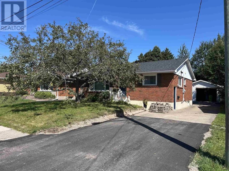 14 Nicolas AVE, Sault Ste. Marie, Ontario, P6A4E1, Sault Ste. Marie, Ontario — photo 1 of 5