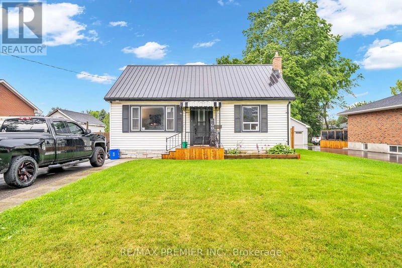 116 Duke Street, Clarington (Bowmanville), Ontario, L1C2W2, Clarington (Bowmanville), Ontario — photo 1 of 5