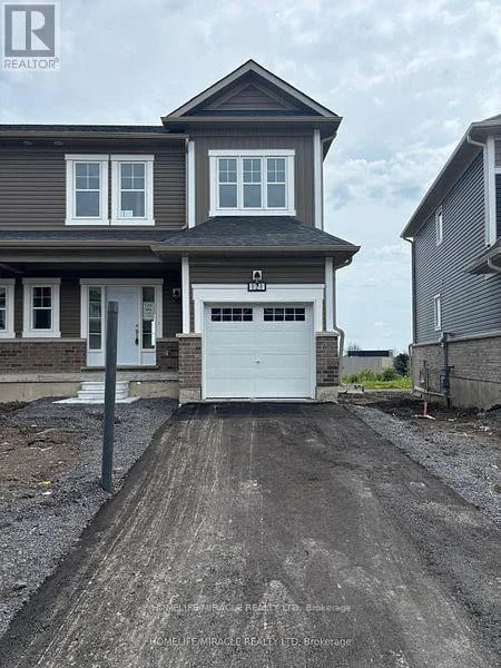 121 Gildersleeve Boulevard, Loyalist (Bath), Ontario, K0H1G0, Loyalist (Bath), Ontario — photo 1 of 5
