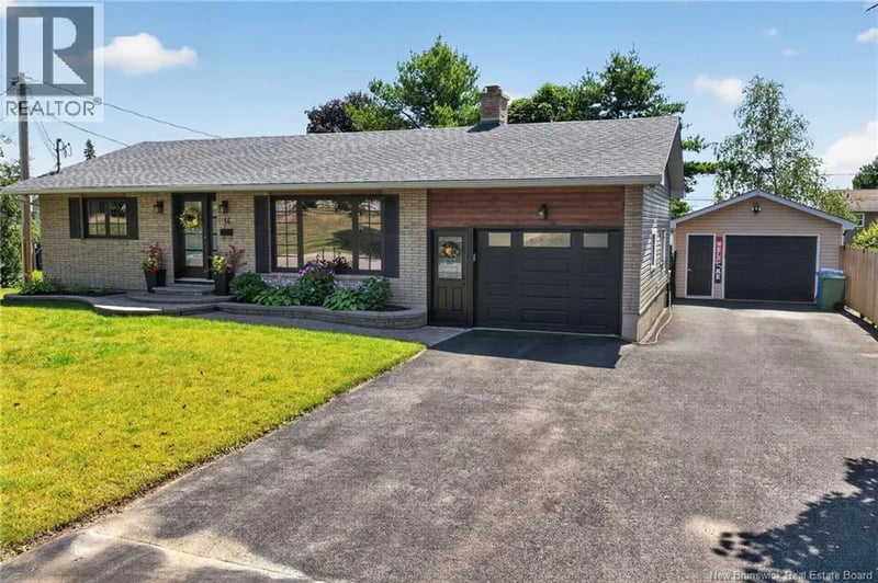 14 Cabot Drive, Moncton, New Brunswick, E1A5K9, Moncton, New Brunswick — photo 1 of 5