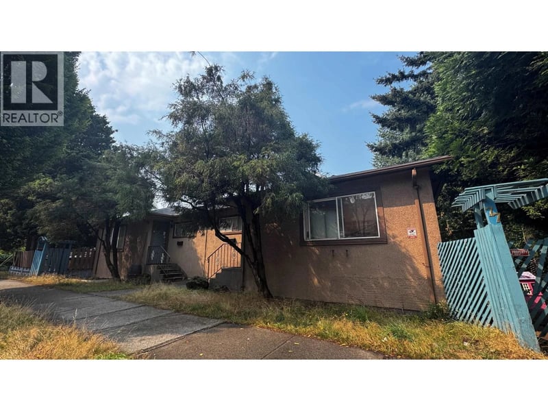 75 NANAIMO Street, Vancouver, British Columbia, V5L3G3, Vancouver, British Columbia — photo 1 of 5