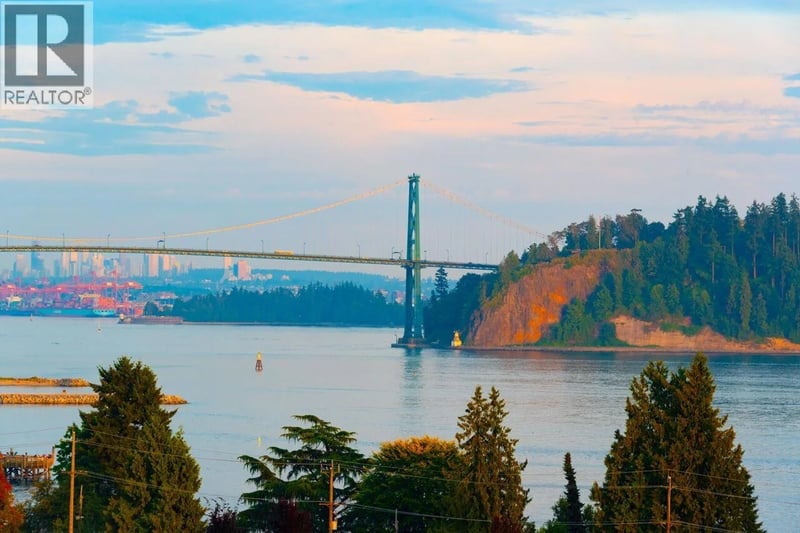 #503 1730 DUCHESS Avenue, West Vancouver, British Columbia, V7V1P9, West Vancouver, British Columbia — photo 1 of 5