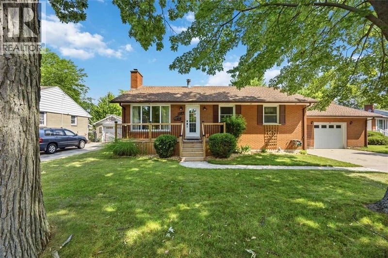 824 CHARLESWORTH Drive, Sarnia, Ontario, N7V2R9, Sarnia, Ontario — photo 1 of 5