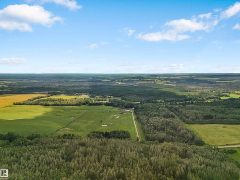 7113 TWP ROAD 520, Rural Parkland County, Alberta, T0E2H0, Rural Parkland County, Alberta — photo 1 of 5