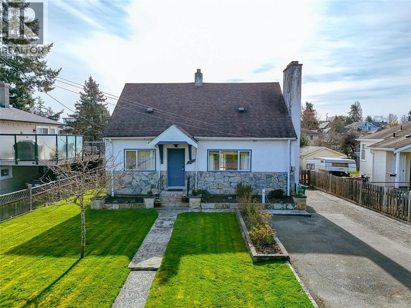 3155 Earl grey Street, Saanich, British Columbia, V9A1X1, Saanich, British Columbia — photo 1 of 5