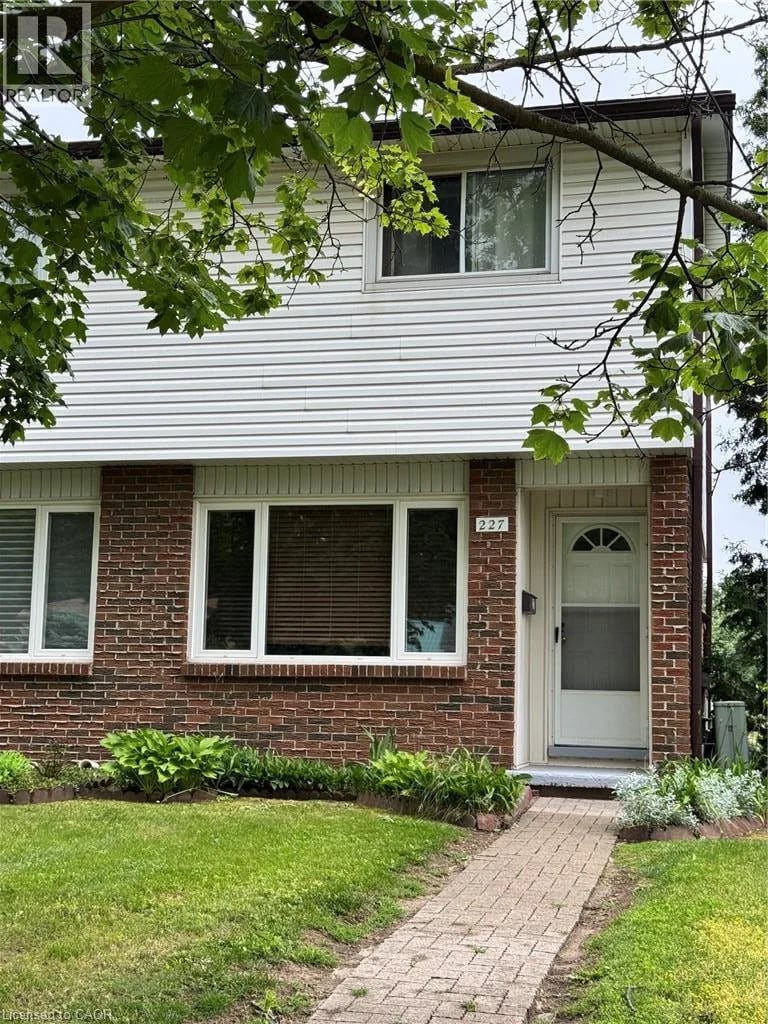 #1 227 FERGUS Avenue, Kitchener, Ontario, N2A2H6, Kitchener, Ontario — photo 1 of 5