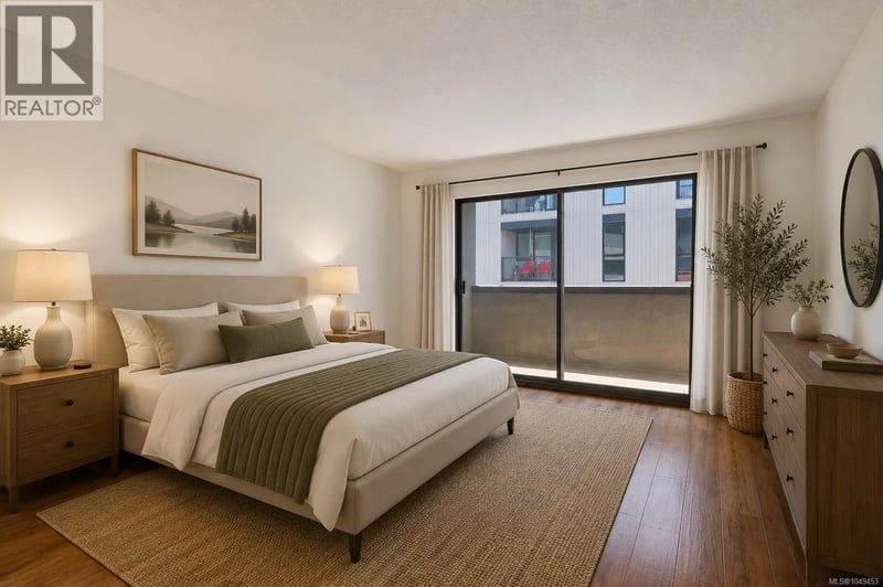 #302 755 Hillside Avenue, Victoria, British Columbia, V8T5B3, Victoria, British Columbia — photo 1 of 5