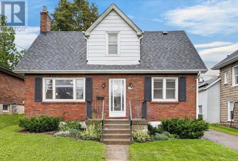 174 Sophia Street, Peterborough (Ashburnham Ward 4), Ontario, K9H1E5, Peterborough (Ashburnham Ward 4), Ontario — photo 1 of 5