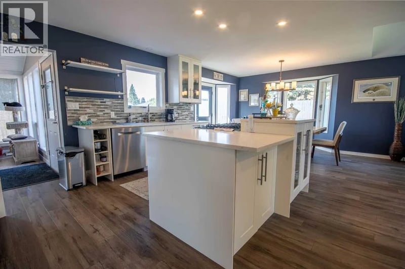 550 4 Avenue Southwest, Sundre, Alberta, T0M1X0, Sundre, Alberta — photo 1 of 5