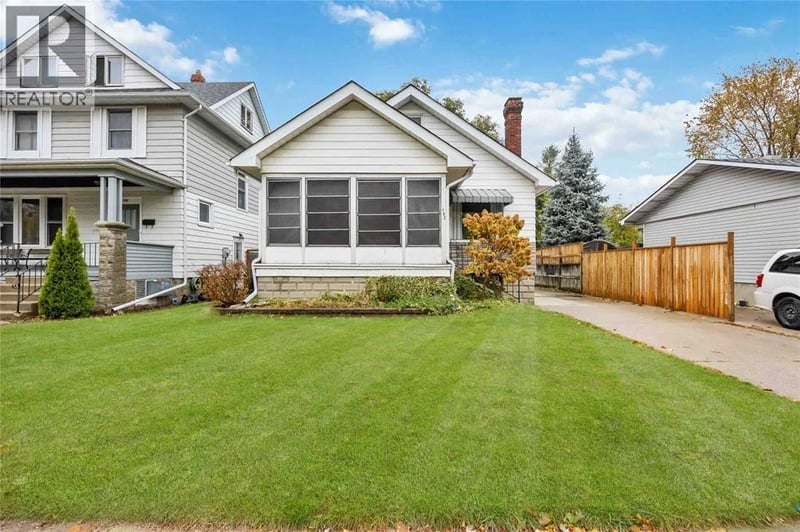 192 PENROSE Street North, Sarnia, Ontario, N7T4V2, Sarnia, Ontario — photo 1 of 5