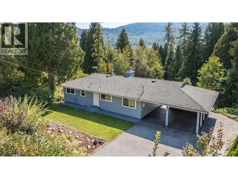 1048 Christie Road, Montrose, British Columbia, V0G1P0, Montrose, British Columbia — photo 1 of 5