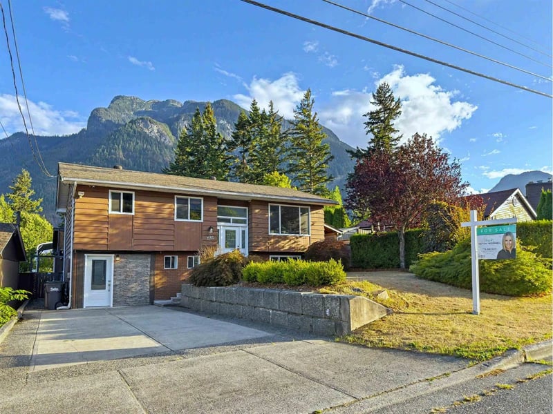 650 PARK Street, Hope, British Columbia, V0X1L0, Hope, British Columbia — photo 1 of 5