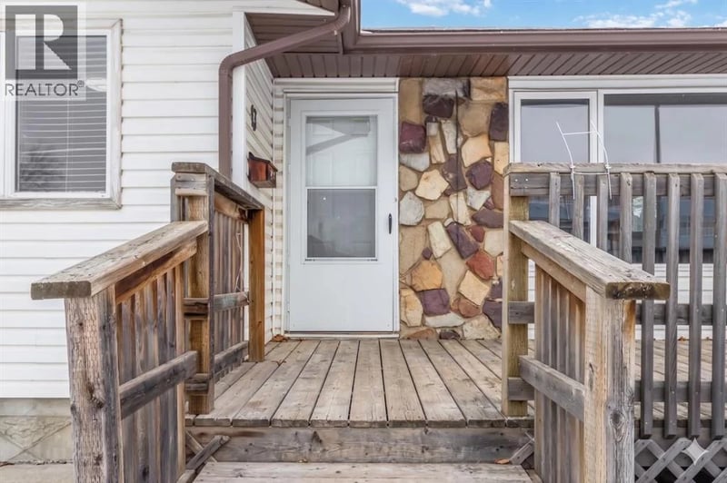 13 Mcleod Street, Fort McMurray, Alberta, T9H1Z4, Fort McMurray, Alberta — photo 1 of 5
