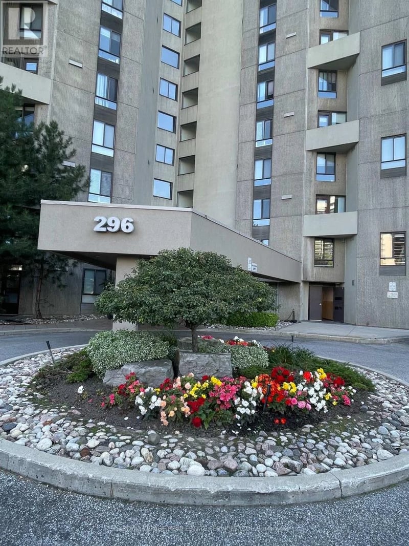 #A15 296 Mill Road, Toronto (Markland Wood), Ontario, M9C4X8, Toronto (Markland Wood), Ontario — photo 1 of 5