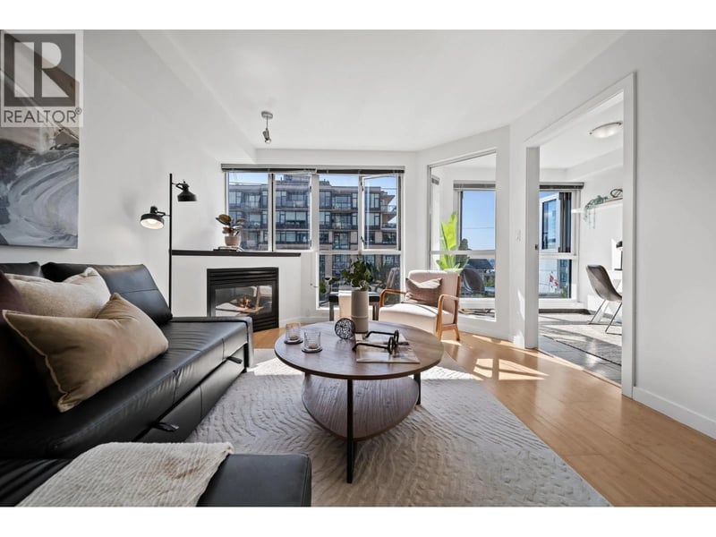 #409 122 3RD Street, North Vancouver, British Columbia, V7L1E6, North Vancouver, British Columbia — photo 1 of 5