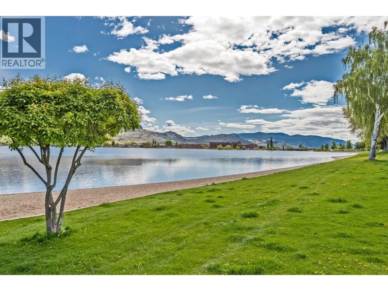 #334 15 PARK Place, Osoyoos, British Columbia, V0H1V0, Osoyoos, British Columbia — photo 1 of 5
