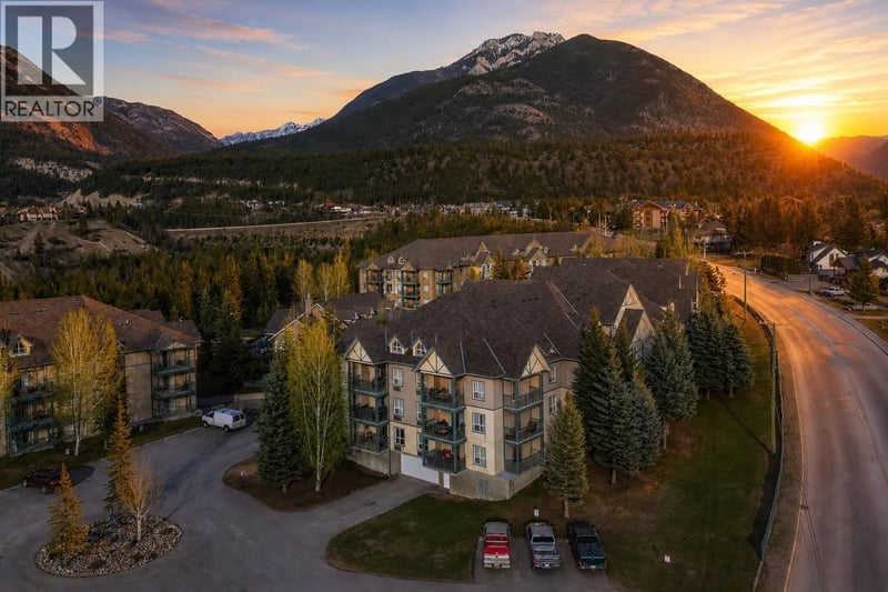 #205 4767 Forsters Landing Road, Radium Hot Springs, British Columbia, V0A1M0, Radium Hot Springs, British Columbia — photo 1 of 5