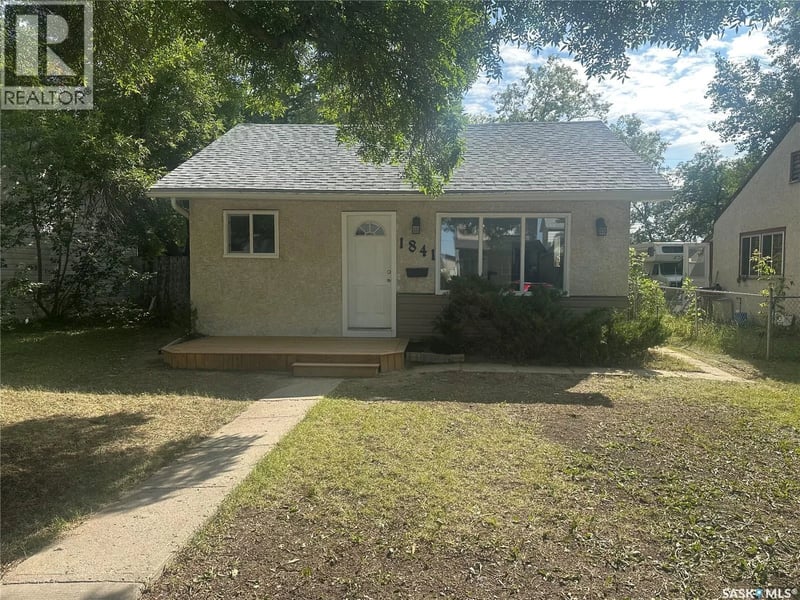 1841 YORK STREET, Regina, Saskatchewan, S4T4R3, Regina, Saskatchewan — photo 1 of 5