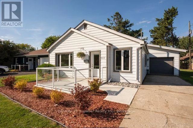 2011 Murray Avenue, Thunder Bay (Hyde Park), Ontario, P7E5B2, Thunder Bay (Hyde Park), Ontario — photo 1 of 5