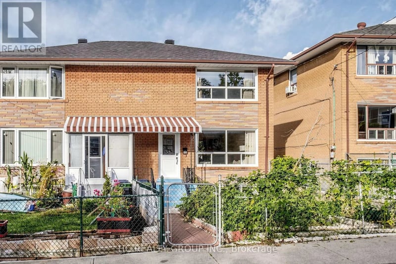 362 Highfield Road, Toronto (Greenwood-Coxwell), Ontario, M4L2V6, Toronto (Greenwood-Coxwell), Ontario — photo 1 of 5