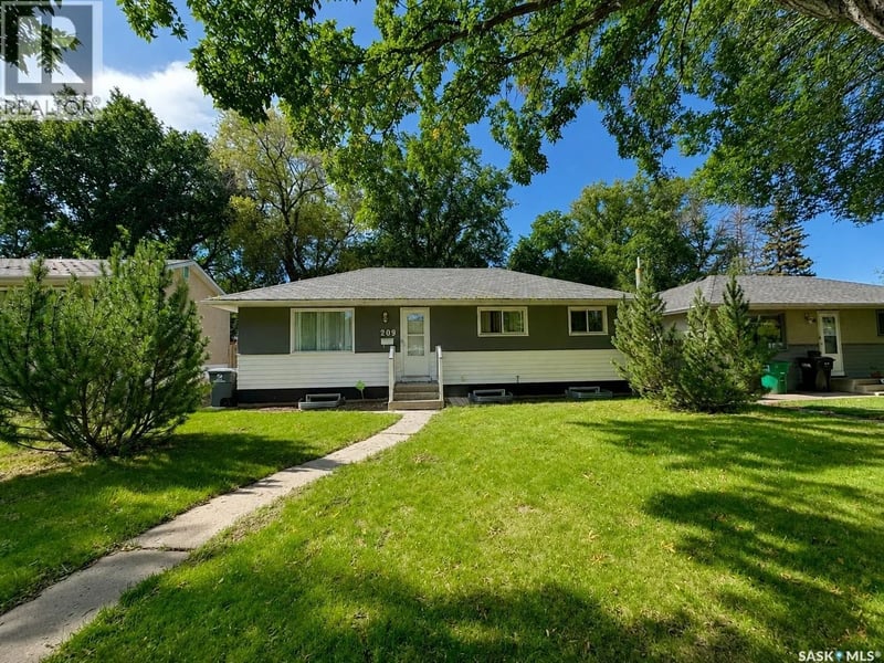 209 Winnipeg AVENUE S, Saskatoon, Saskatchewan, S7M3M1, Saskatoon, Saskatchewan — photo 1 of 5