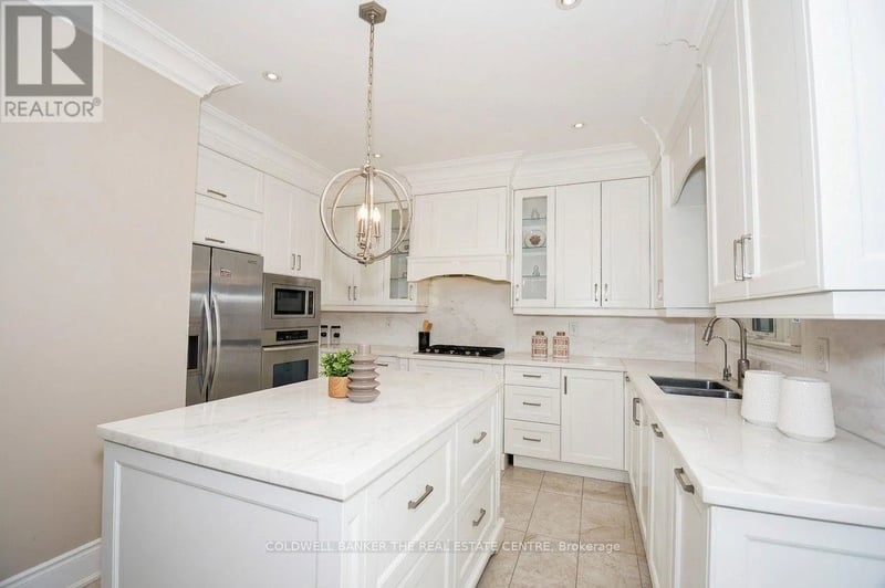 304 Tower Hill Road, Richmond Hill (Jefferson), Ontario, L4E0A7, Richmond Hill (Jefferson), Ontario — photo 1 of 5