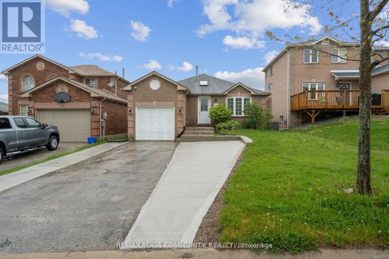 #(main) 16 Waddington Crescent, Barrie (Holly), Ontario, L4N8C8, Barrie (Holly), Ontario — photo 1 of 5