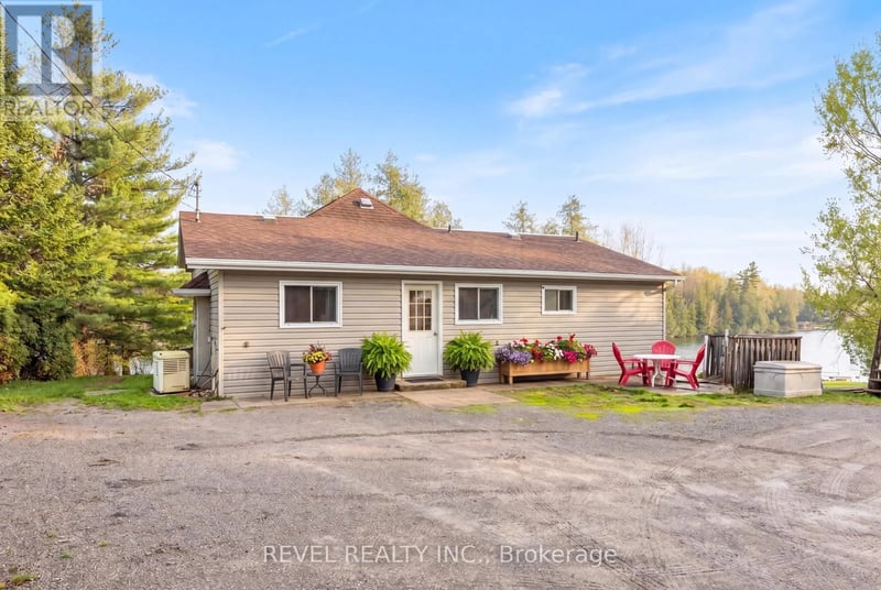 106 Coldstream Road, Kawartha Lakes (Fenelon Falls), Ontario, K0M1N0, Kawartha Lakes (Fenelon Falls), Ontario — photo 1 of 5