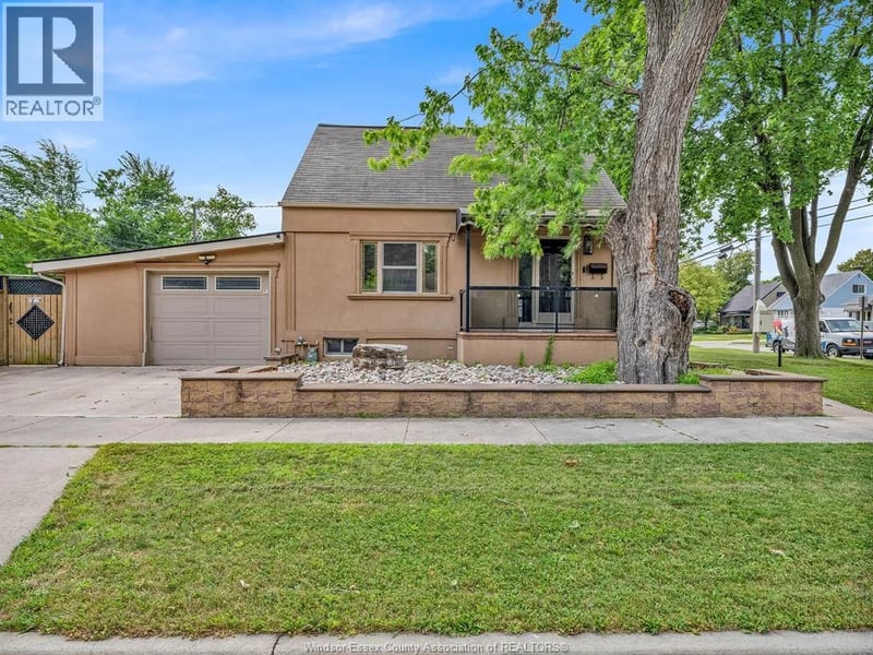 4891 SEMINOLE, Windsor, Ontario, N9V0A2, Windsor, Ontario — photo 1 of 5