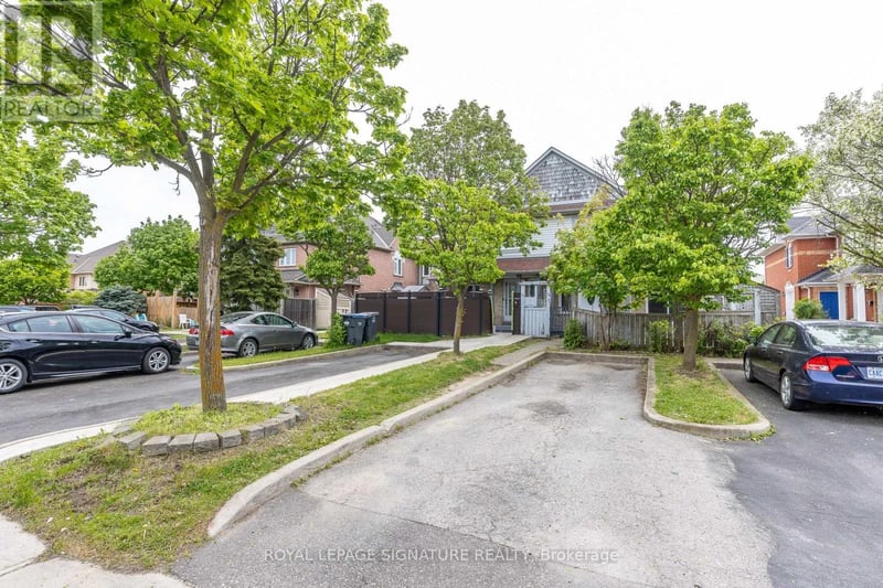 60 Blue Spruce Street, Brampton (Sandringham-Wellington), Ontario, L6R1C3, Brampton (Sandringham-Wellington), Ontario — photo 1 of 5