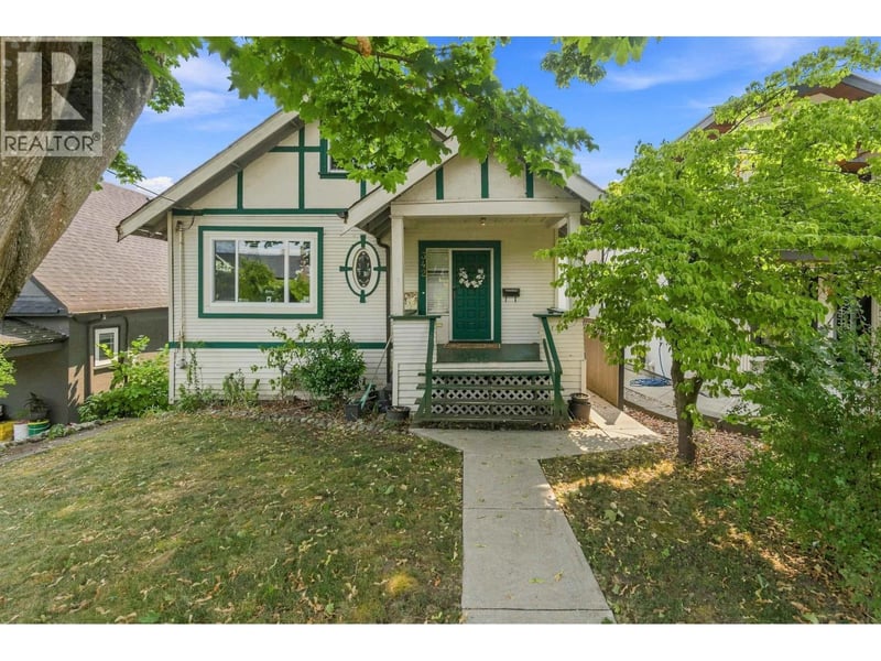 342 EIGHTH Avenue, New Westminster, British Columbia, V3L4K8, New Westminster, British Columbia — photo 1 of 5