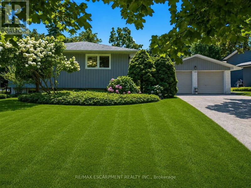 1320 Gatehouse Drive, Mississauga (Clarkson), Ontario, L5H1A5, Mississauga (Clarkson), Ontario — photo 1 of 5