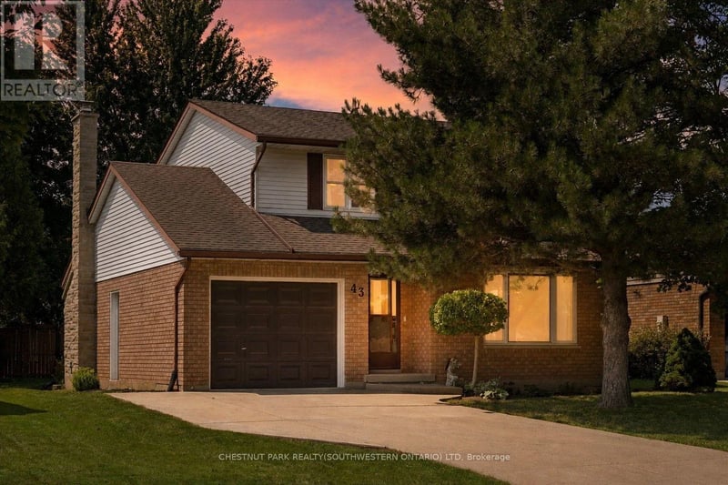 43 Mcgregor Street, Stratford, Ontario, N4Z1G5, Stratford, Ontario — photo 1 of 5