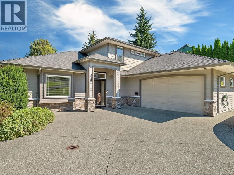 830 Pinecrest Road, Campbell River, British Columbia, V9W3P3, Campbell River, British Columbia — photo 1 of 5