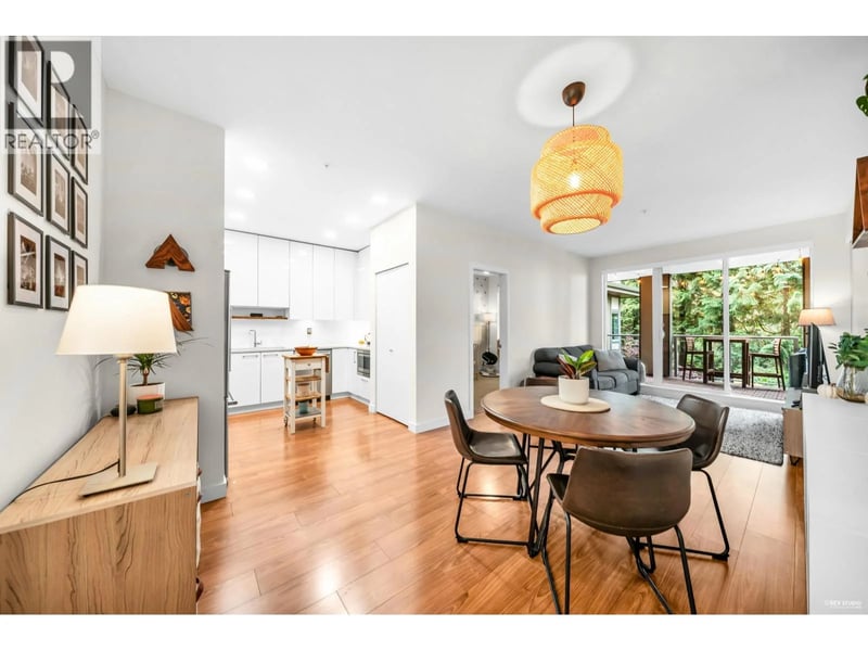 #201 5460 BROADWAY, Burnaby, British Columbia, V5B0B4, Burnaby, British Columbia — photo 1 of 5