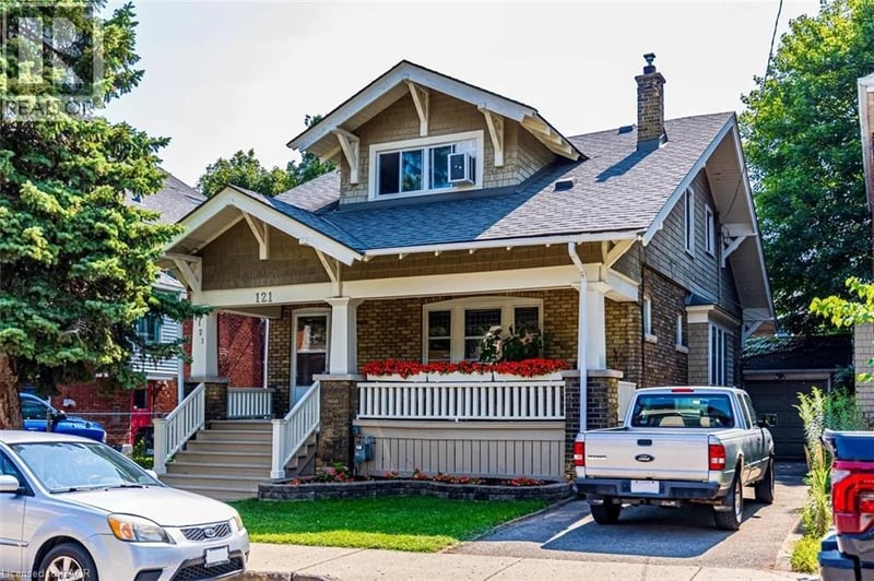 121 EASTBOURNE Avenue, Hamilton, Ontario, L8M2M9, Hamilton, Ontario — photo 1 of 5