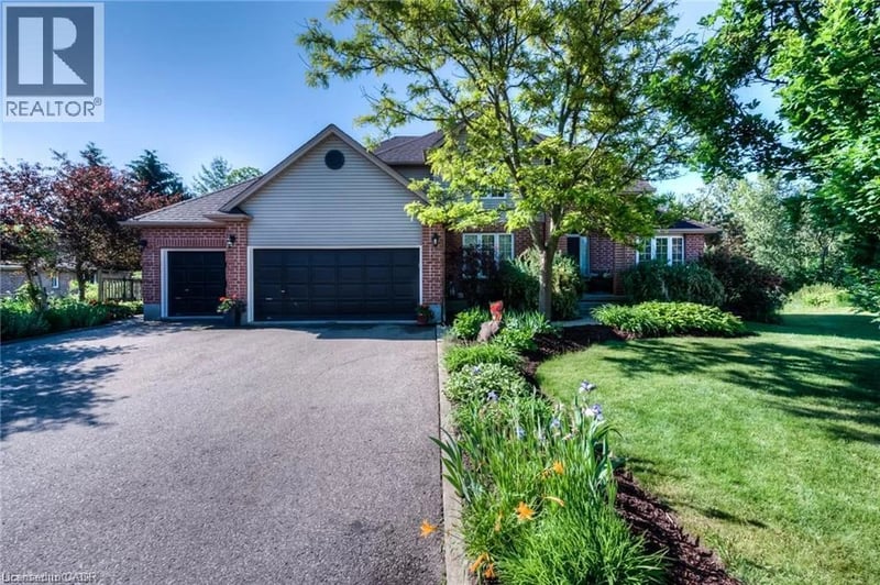 25 IDLE RIDGE Court, Kitchener, Ontario, N2A3W3, Kitchener, Ontario — photo 1 of 5