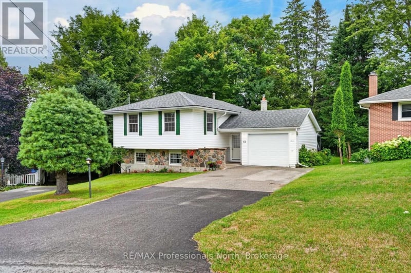 12 Anthony Court, Huntsville, Ontario, P1H1T2, Huntsville, Ontario — photo 1 of 5