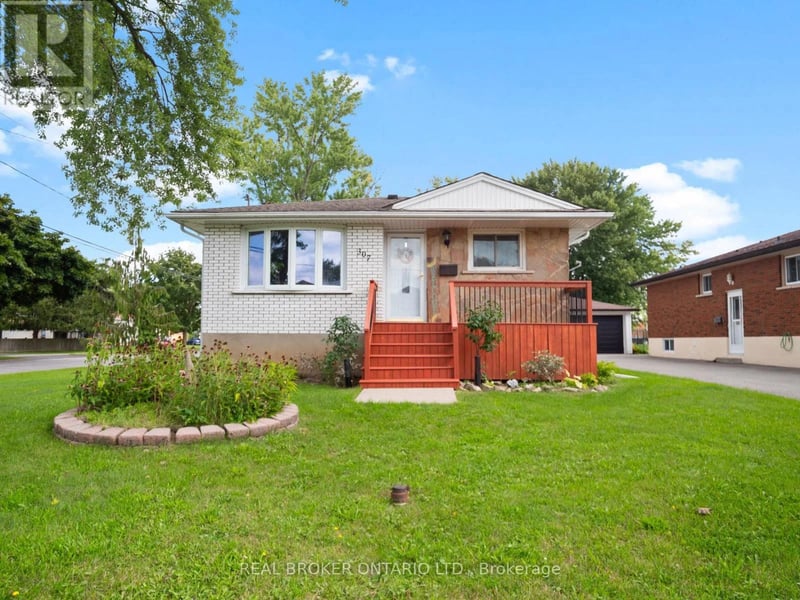307 Kilgour Avenue, Welland (Broadway), Ontario, L3C2R3, Welland (Broadway), Ontario — photo 1 of 5