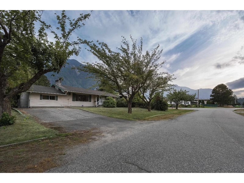 710 COQUIHALLA Street, Hope, British Columbia, V0X1L0, Hope, British Columbia — photo 1 of 5
