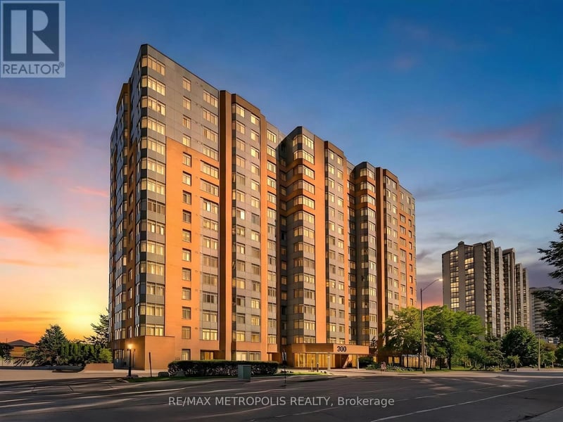 #210 300 Webb Drive, Mississauga (City Centre), Ontario, L5B3W3, Mississauga (City Centre), Ontario — photo 1 of 5