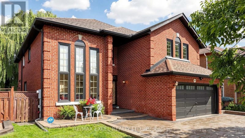 2B Trinity Crescent, Richmond Hill (Doncrest), Ontario, L4B2S4, Richmond Hill (Doncrest), Ontario — photo 1 of 5
