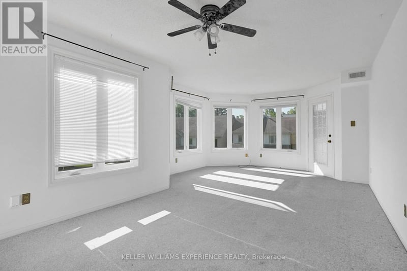 #204 492 Laclie Street, Orillia, Ontario, L3V7V2, Orillia, Ontario — photo 1 of 5