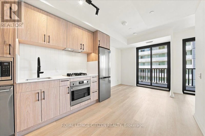 #1410 109 Erskine Avenue, Toronto (Mount Pleasant West), Ontario, M4P0G8, Toronto (Mount Pleasant West), Ontario — photo 1 of 5