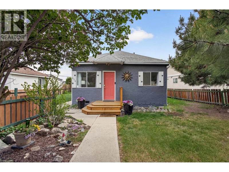 974 Creston Avenue, Penticton, British Columbia, V2A1P9, Penticton, British Columbia — photo 1 of 5